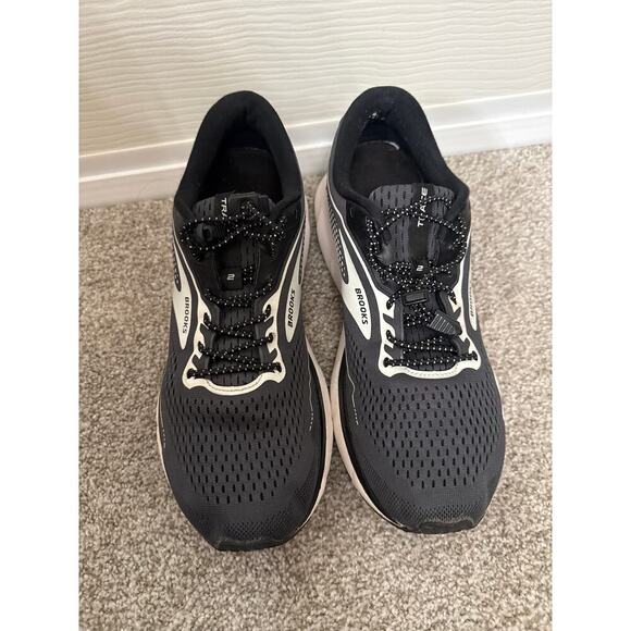 Women's  Brooks Trace 2 in Black & White Running Walking Athletic Sneaker, sz 10 - Picture 4 of 11